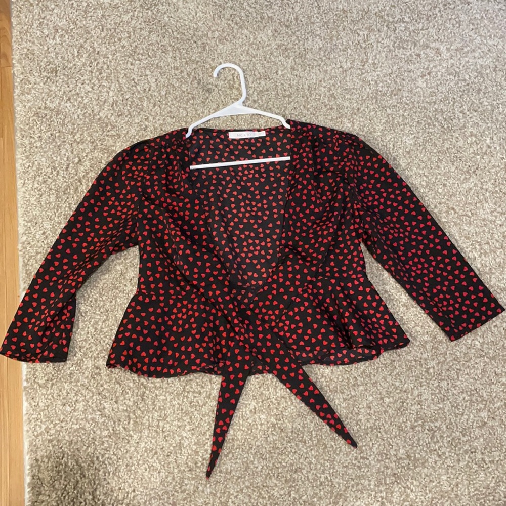 Forever21 Black with red hearts peplum feminine peplum tie top size S